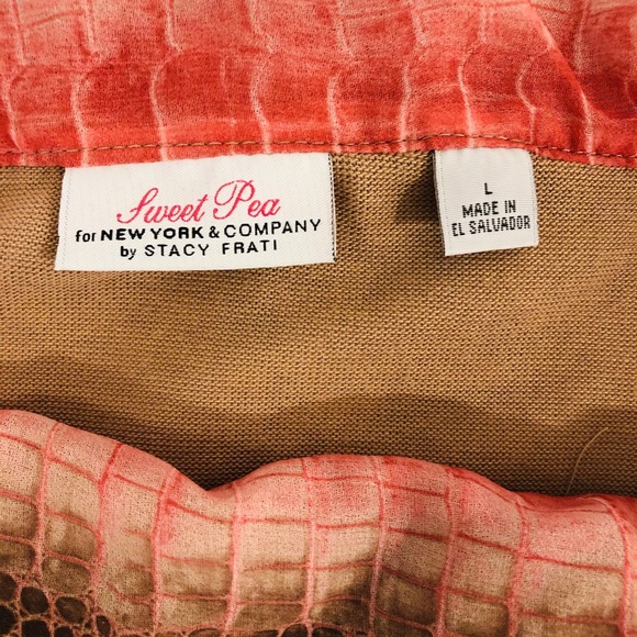 Like new Dolman sleeve NY&C top - Picture 3 of 5